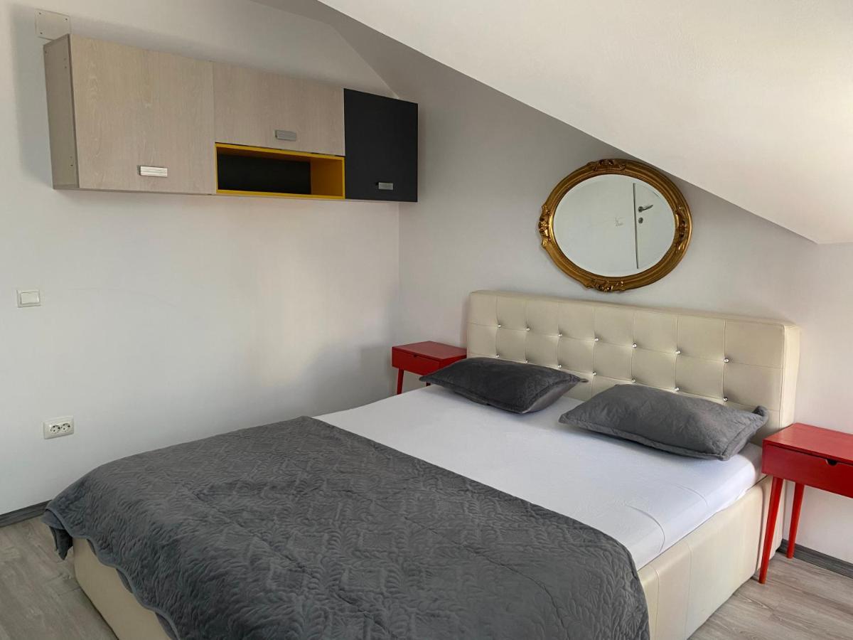 The Vintage - Wonderful Apartment In Best Location Craiova Kültér fotó