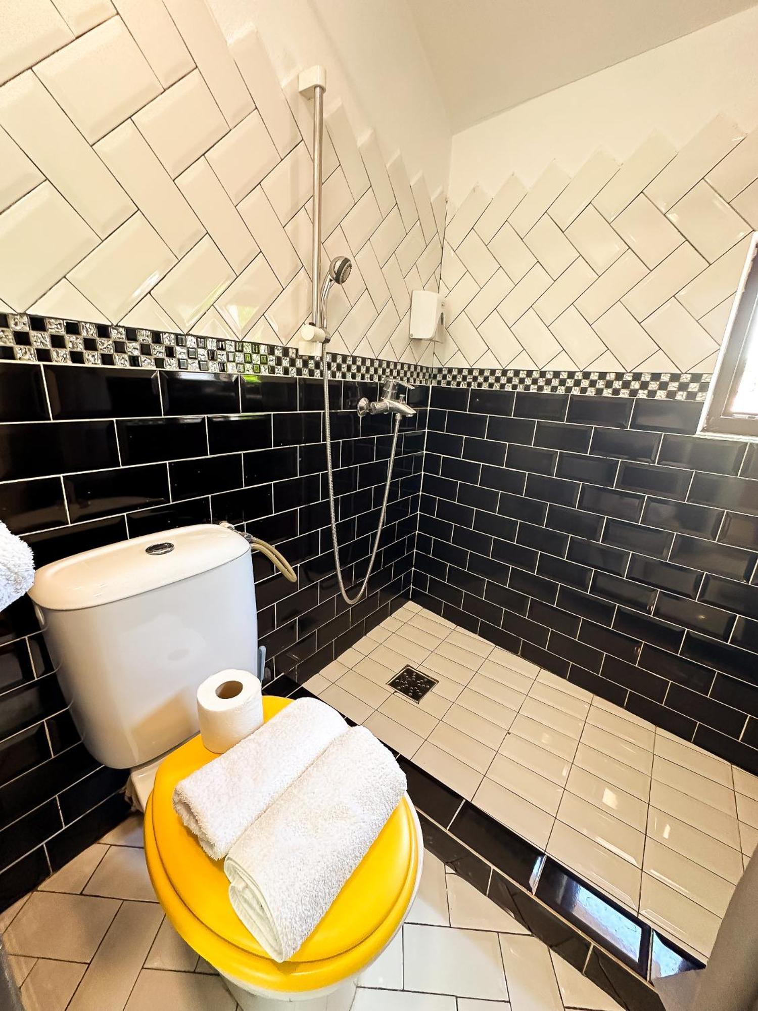 The Vintage - Wonderful Apartment In Best Location Craiova Kültér fotó