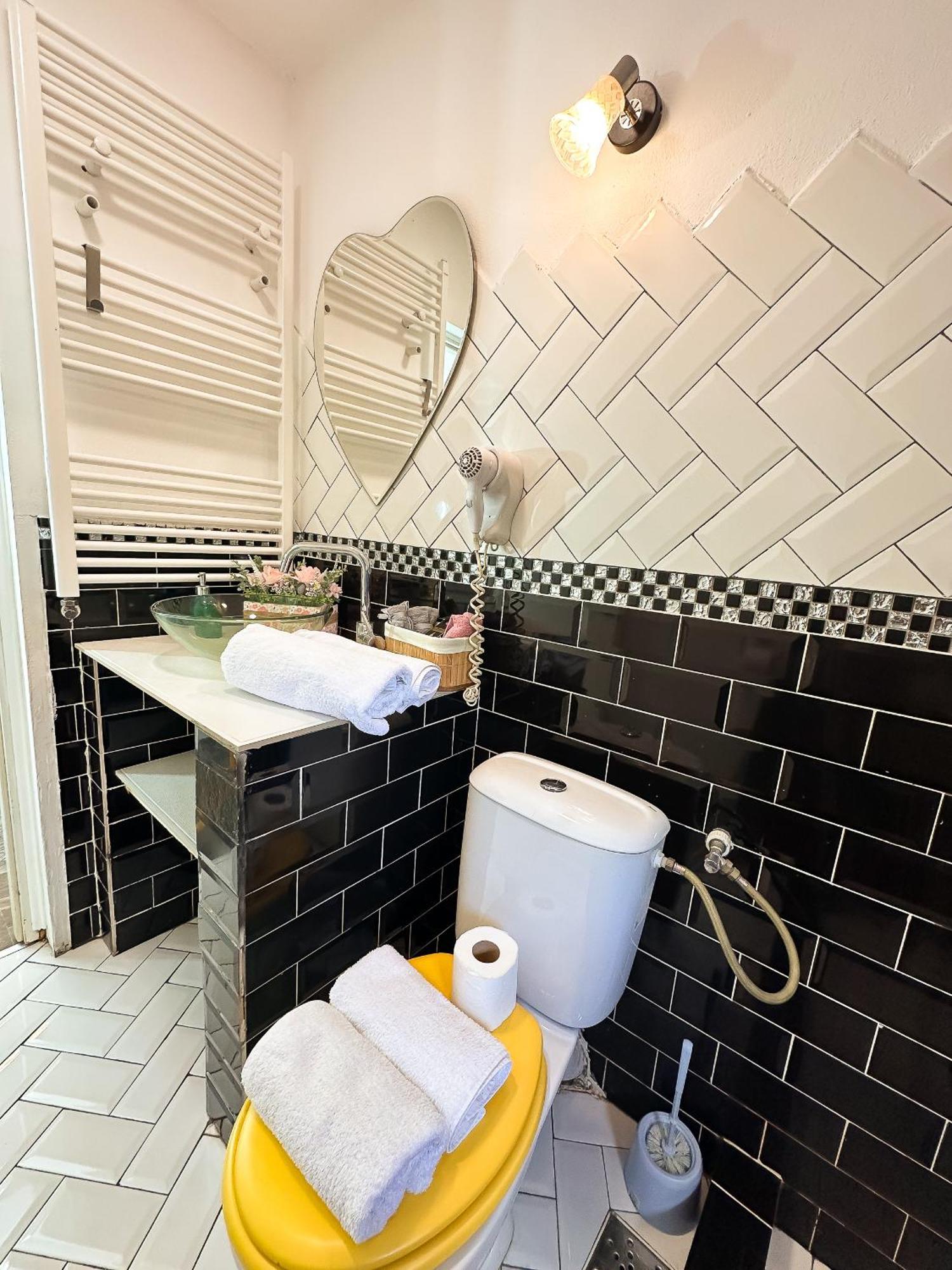 The Vintage - Wonderful Apartment In Best Location Craiova Kültér fotó