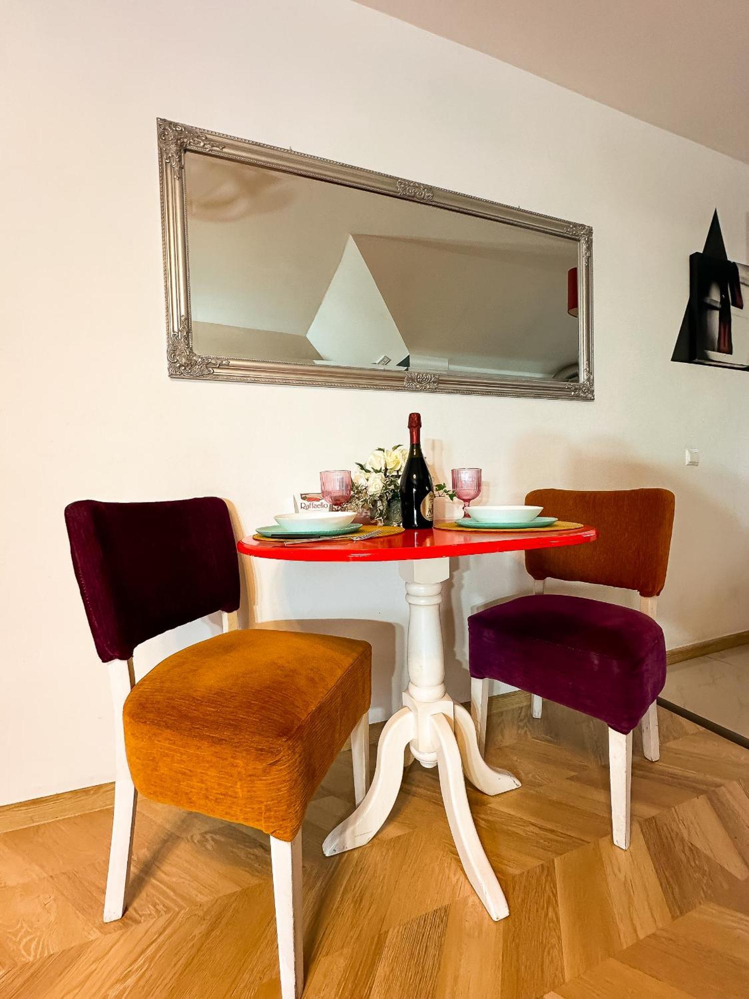 The Vintage - Wonderful Apartment In Best Location Craiova Kültér fotó