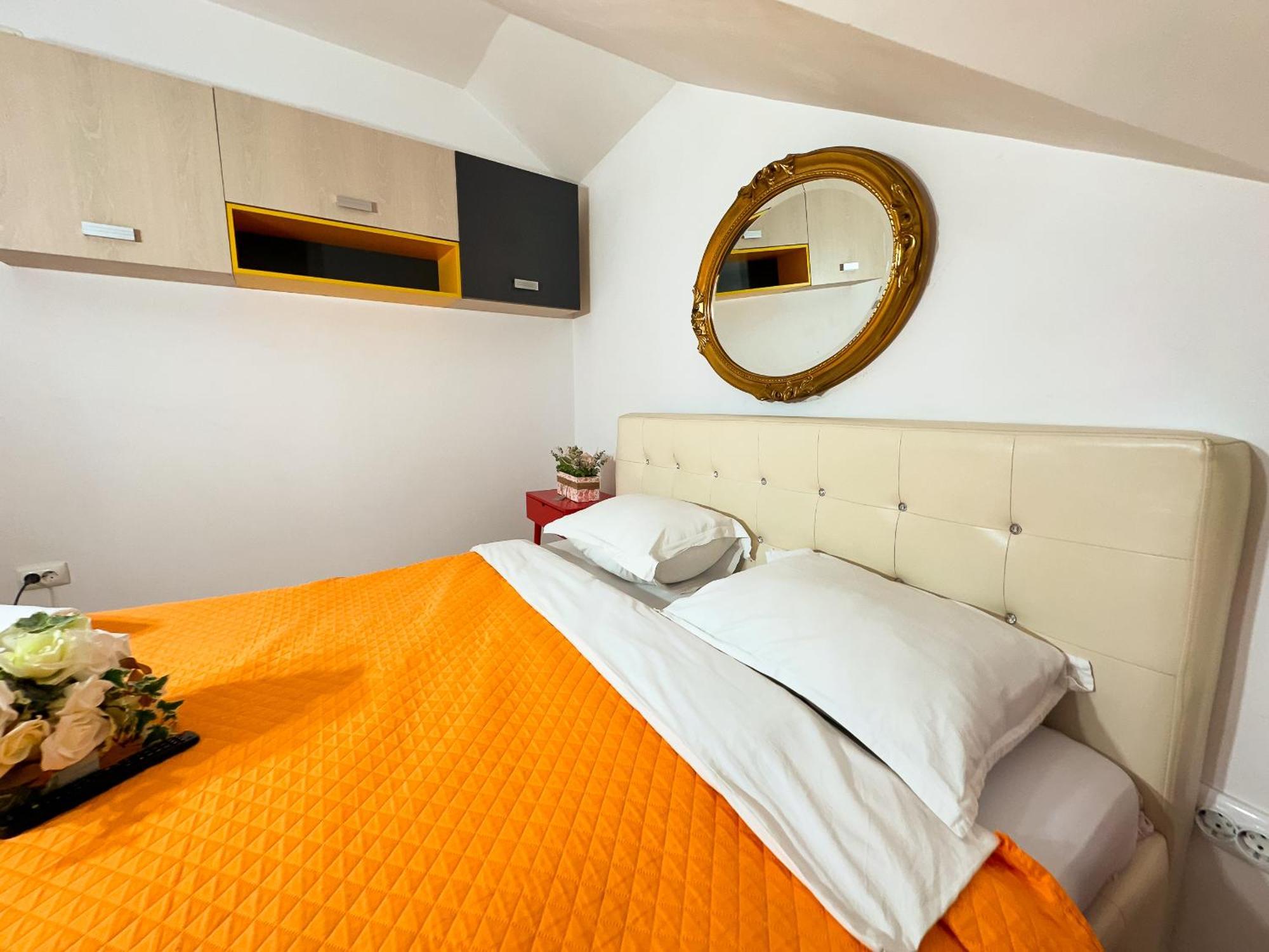 The Vintage - Wonderful Apartment In Best Location Craiova Kültér fotó