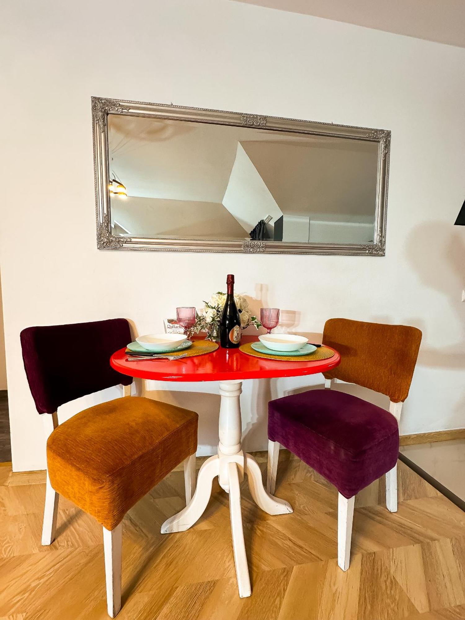 The Vintage - Wonderful Apartment In Best Location Craiova Kültér fotó