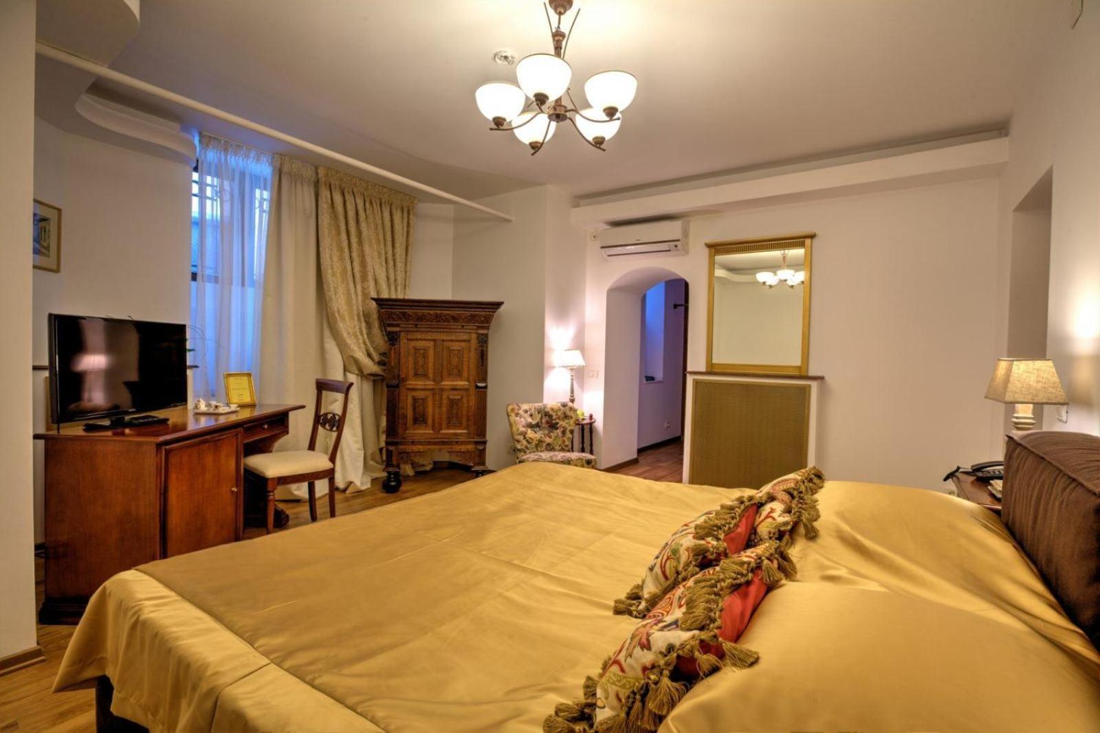 The Vintage - Wonderful Apartment In Best Location Craiova Kültér fotó
